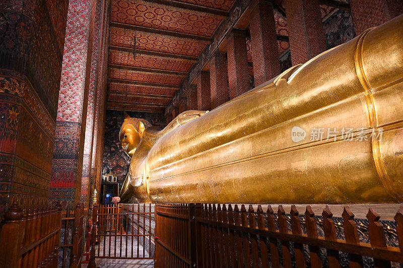 泰国曼谷- 2022年12月21日:亚洲泰国曼谷的卧佛寺(Wat Pho或Wat Po)或Wat Phra Chetuphon Wimon Mangkhalaram Rajwaramahawihan